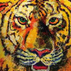 迫る‼シベリアンタイガー 身を潜めて獲物が通りかかるのを待っているシベリアンタイガー。「獲物が来たぞ！それっ！」と、一気に襲いかかります。